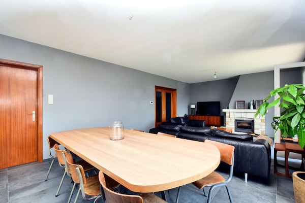 Foto van Moderne villa in Flobecq met privétuin - Vakantiehuis in Flodecq - DiningRoom