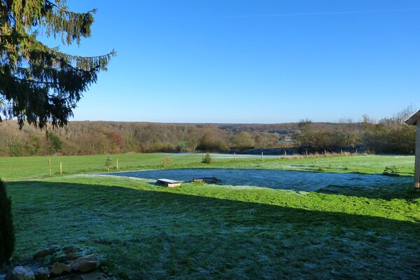 Foto van Comfortabel vakantiehuis met privé tuin - Vakantiehuis in la Neuville-aux-Joûtes - AreaSummer1KM