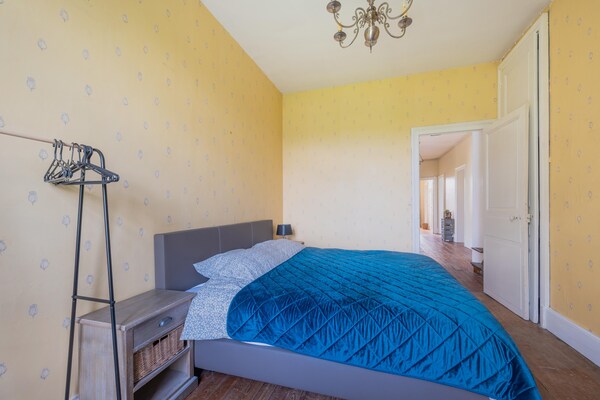 Foto van Vakantiehuis grenzend aan een kasteel. - Vakantiehuis in Pouru-Saint-Remy - BedRoom