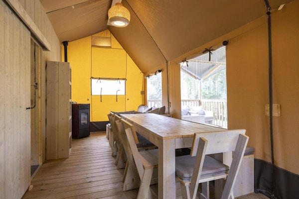 Foto van Houten 8-persoons vakantietent - Vakantiehuis in Signy-l’Abbaye - ExteriorSummer