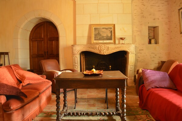 Foto van Vakantiehuis in Thurageau met Privézwembad - Vakantiehuis in Lencloître - LivingRoom